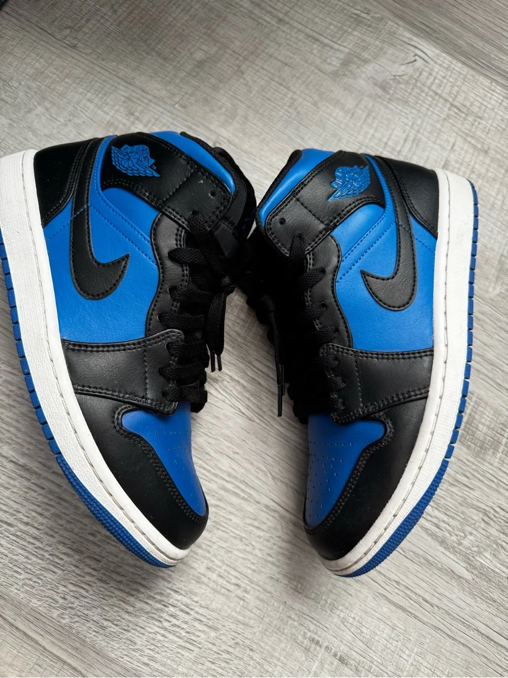Jordan Low-Top Sneakers in Black and Blue